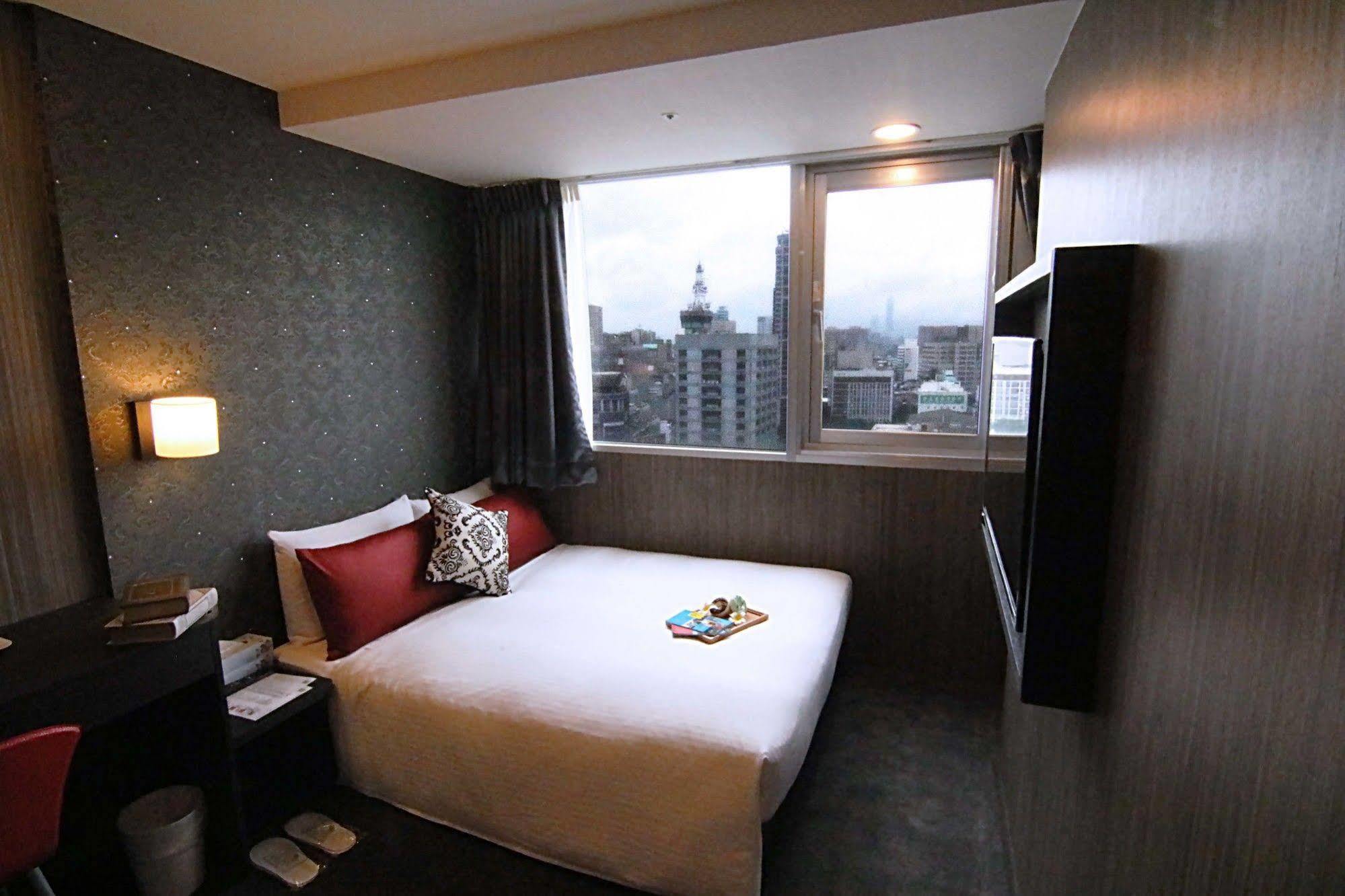 Dream Of Red Mansions Hotell Taipei Exteriör bild